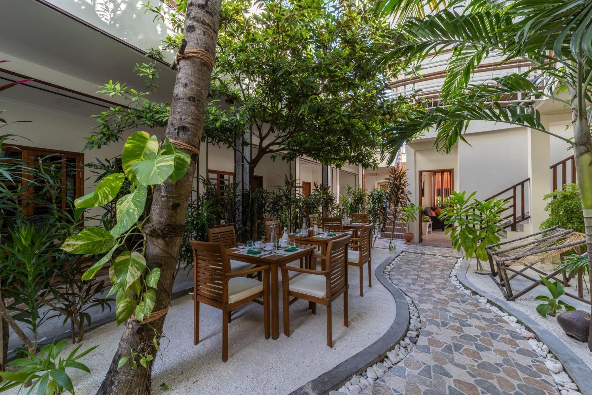 Kamadhoo Inn Exterior photo